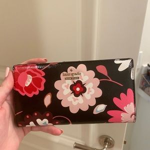 Kate spade floral wallet